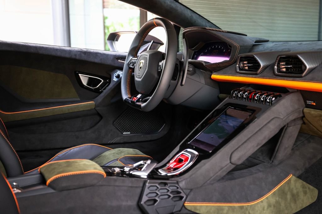 Used 2024 Lamborghini Huracan Sterrato AWD/4WD image 52
