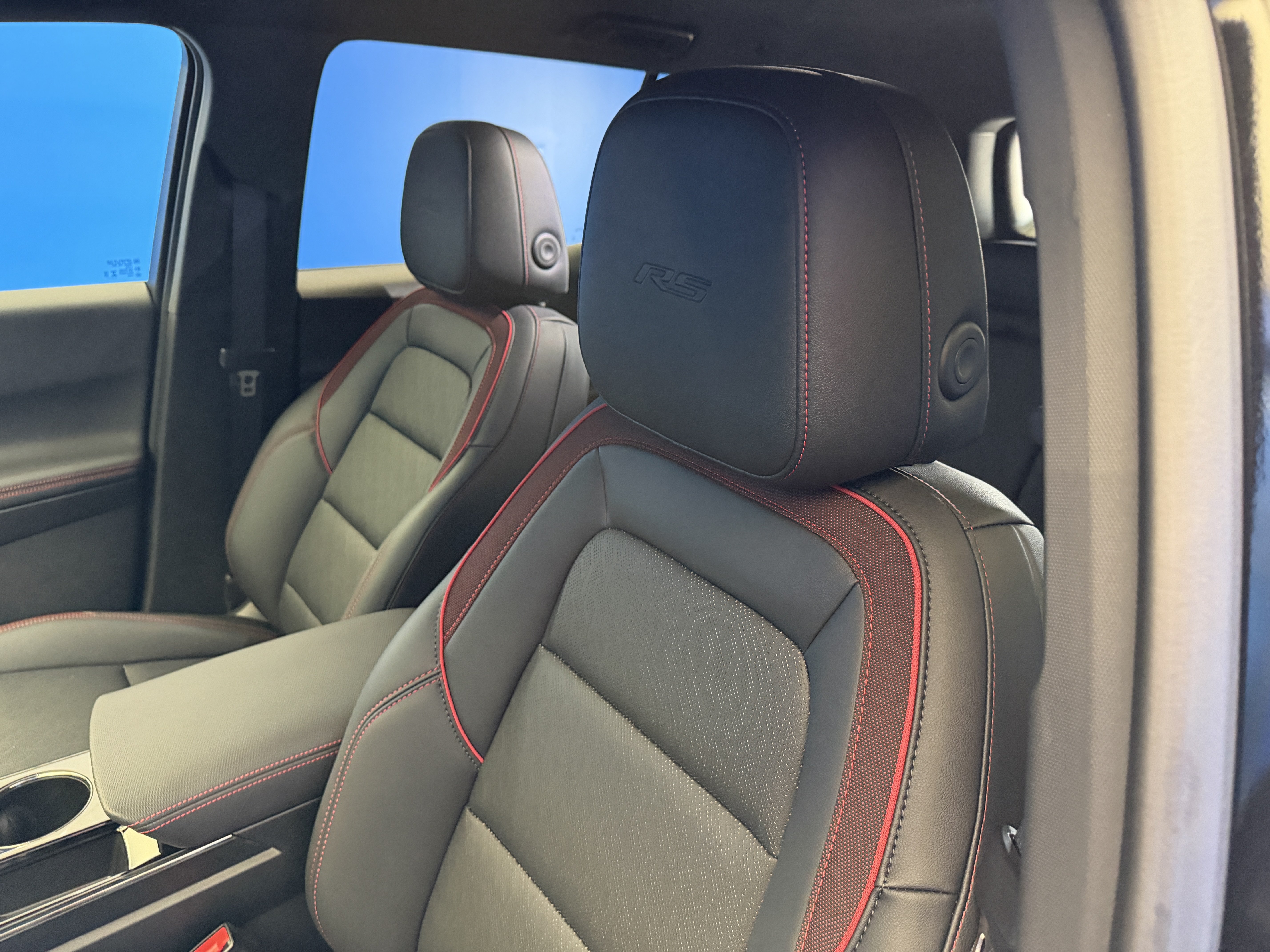 New 2027 Chevrolet Equinox RS w/ Safety and Technology Package AWD/4WD image 12