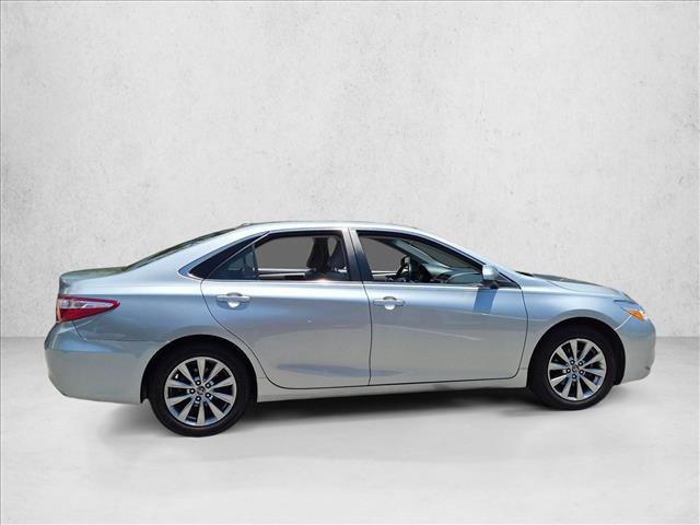 Used 2017 Toyota Camry XLE FWD video 4