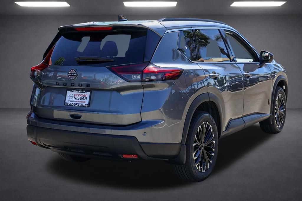 New 2026 Nissan Rogue Dark Armor FWD image 4