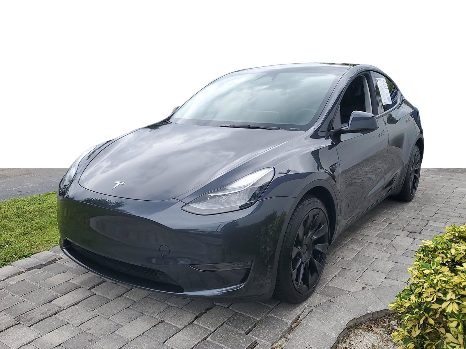 Used 2024 Tesla Model Y Long Range RWD image 3