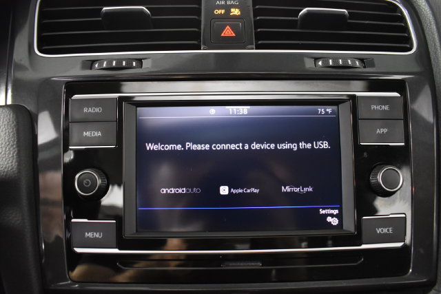 Used 2020 Volkswagen Golf 4-Door FWD image 19