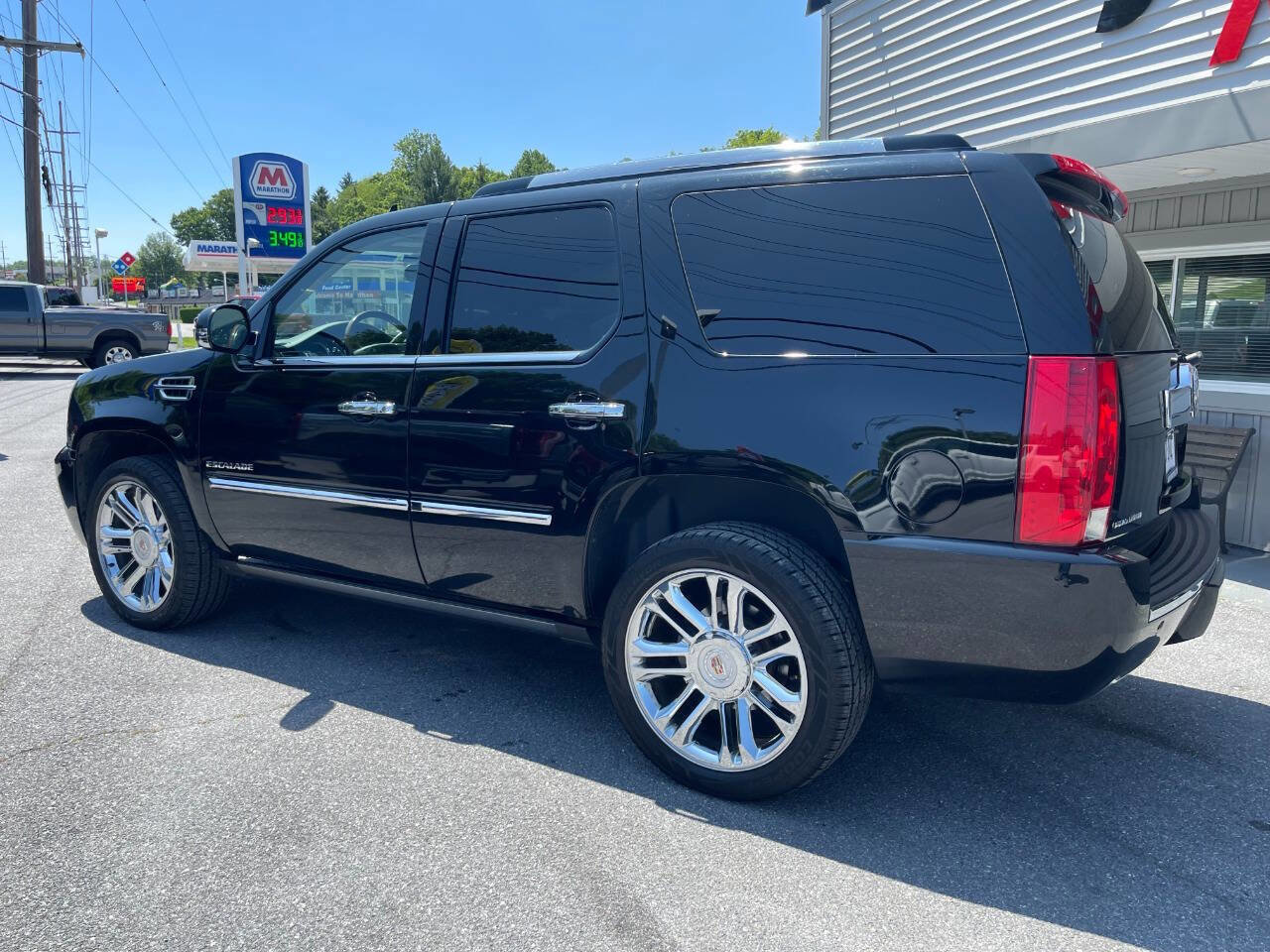 Used 2014 Cadillac Escalade Platinum image 5