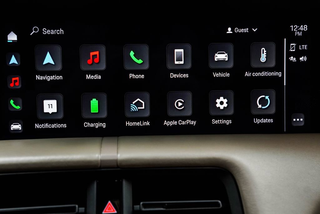 Used 2020 Porsche Taycan 4S image 27