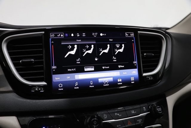 Used 2023 Chrysler Pacifica Touring-L FWD image 25