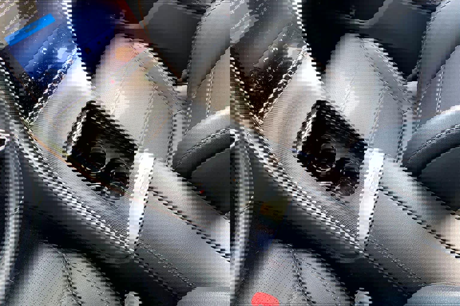 Used 2024 Mercedes-Benz GLC 300 4MATIC image 16