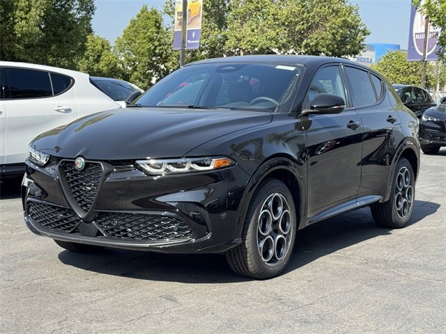 New 2025 Alfa Romeo Tonale w/ Premium Package image 3