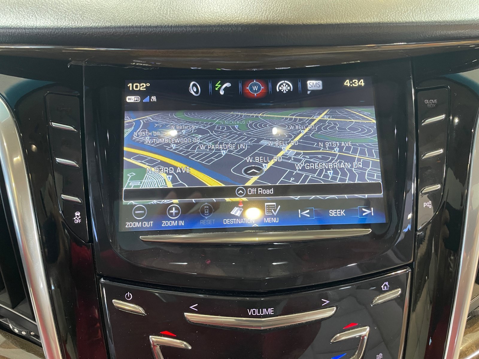 Used 2020 Cadillac Escalade Luxury w/ LPO, Radiant Package AWD/4WD image 28