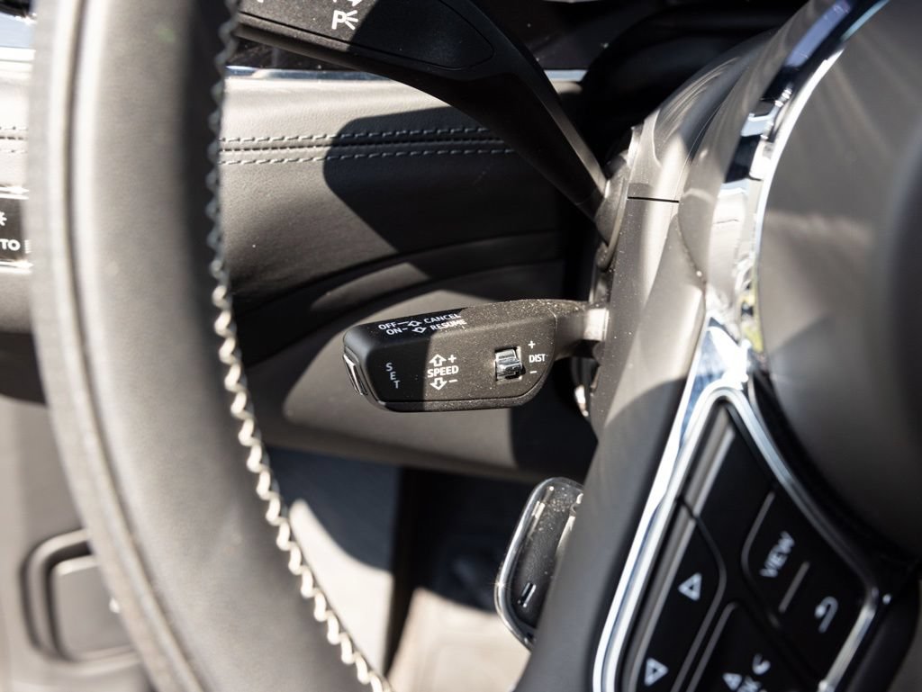 Used 2025 Bentley Bentayga AWD/4WD image 43