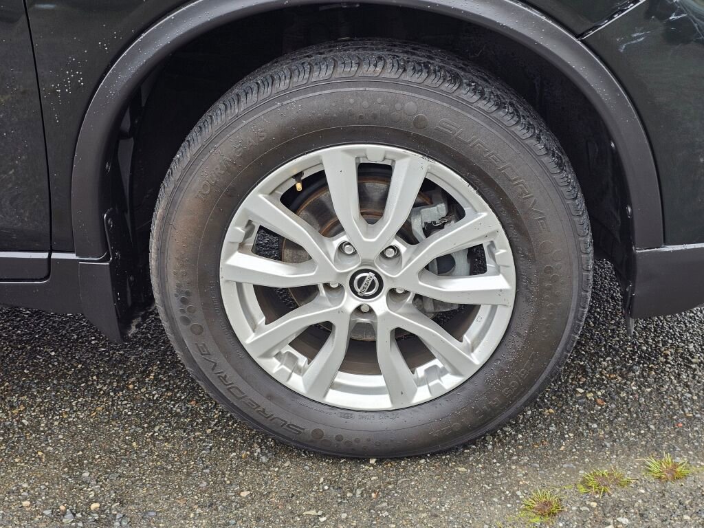 Used 2019 Nissan Rogue SV image 10