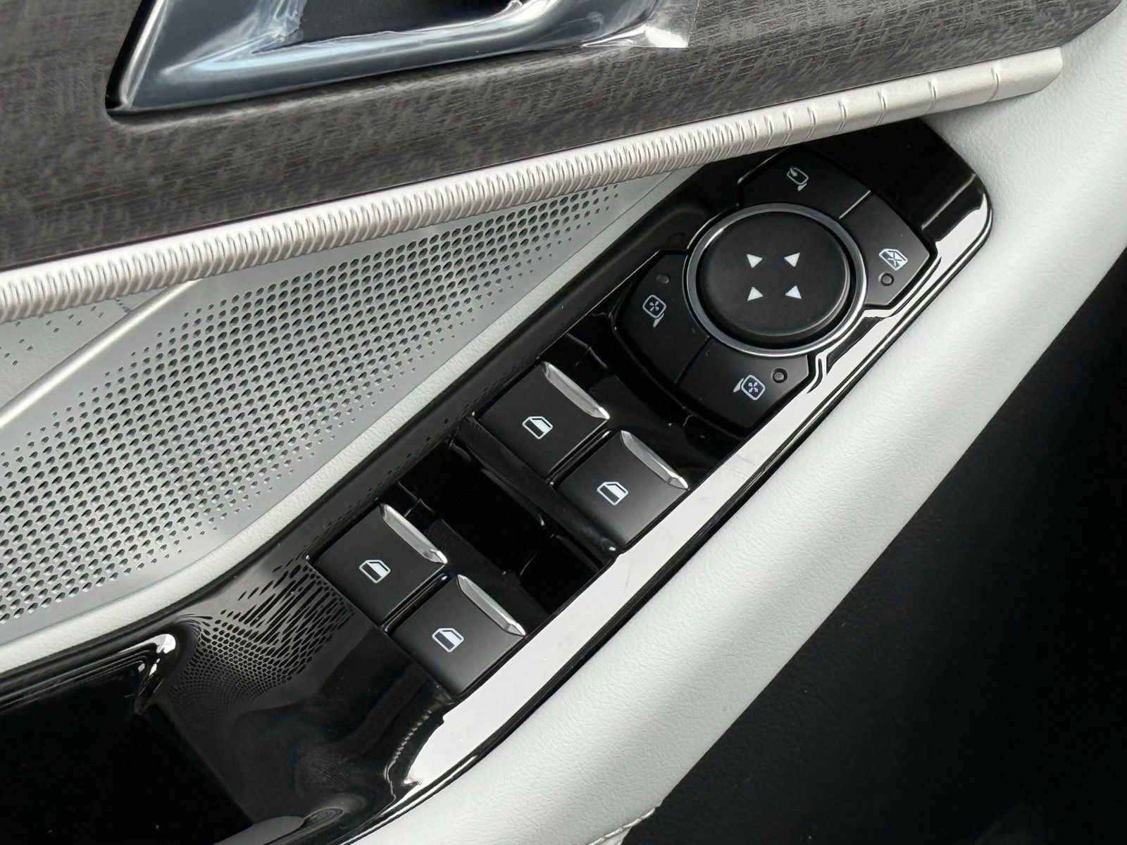 New 2026 Ford Explorer Platinum w/ LUX Leather Package image 39