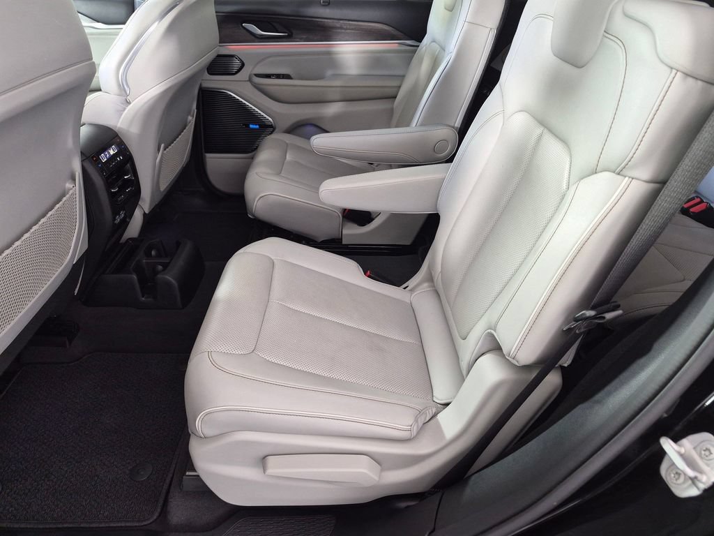 Certified 2021 Jeep Grand Cherokee L Overland w/ Luxury Tech Group IV AWD/4WD image 29