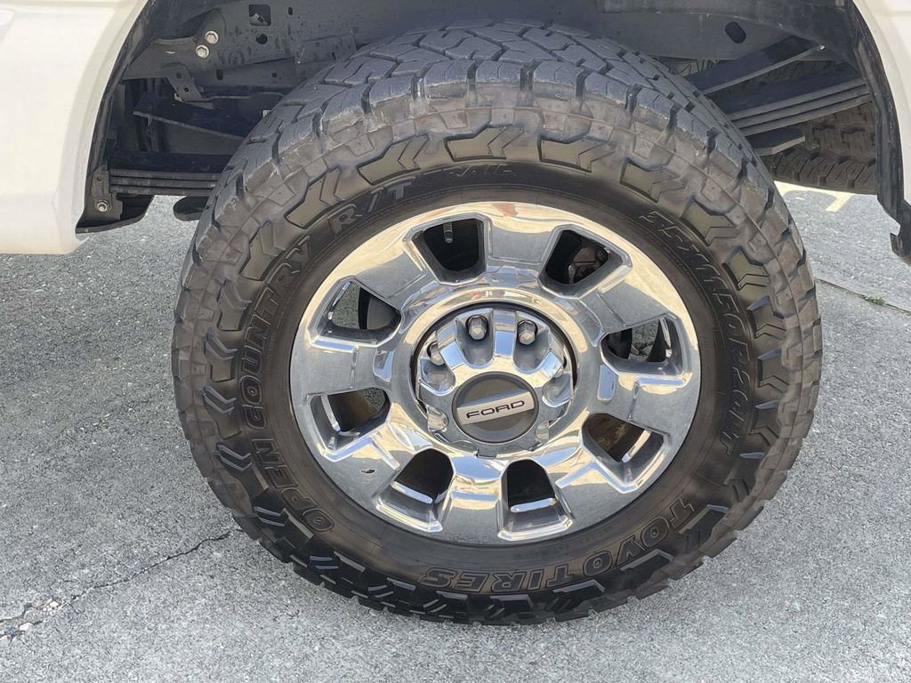Used 2025 Ford F350 Lariat w/ Lariat Ultimate Package AWD/4WD image 9