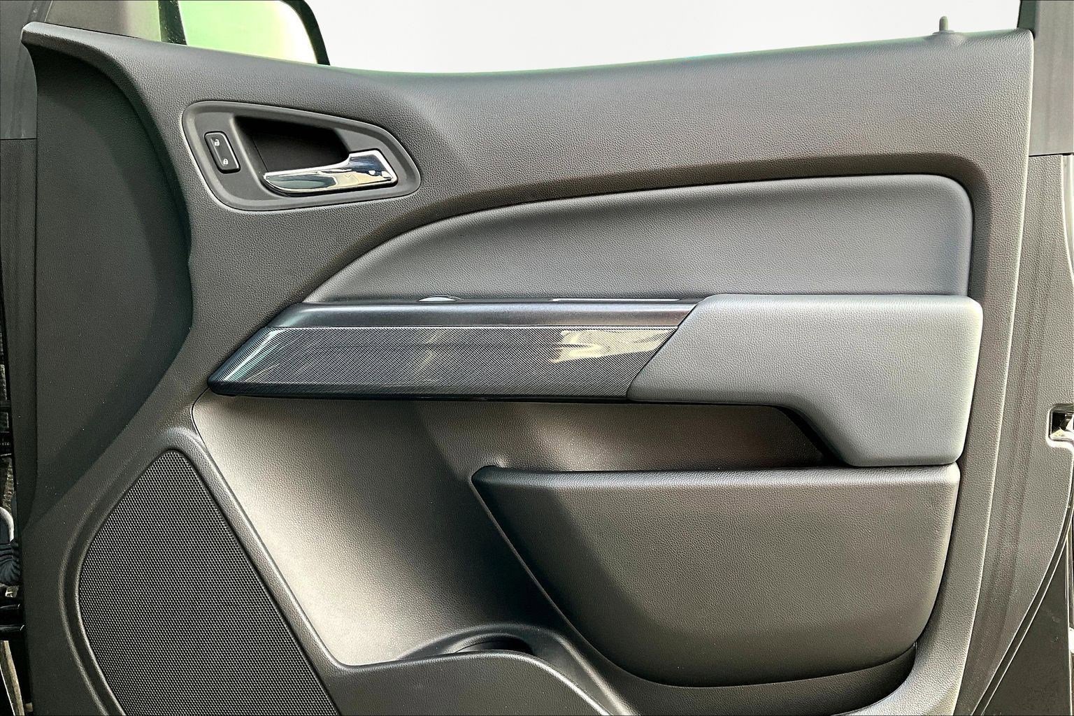 Used 2016 Chevrolet Colorado Z71 w/ Z71 Midnight Edition image 30