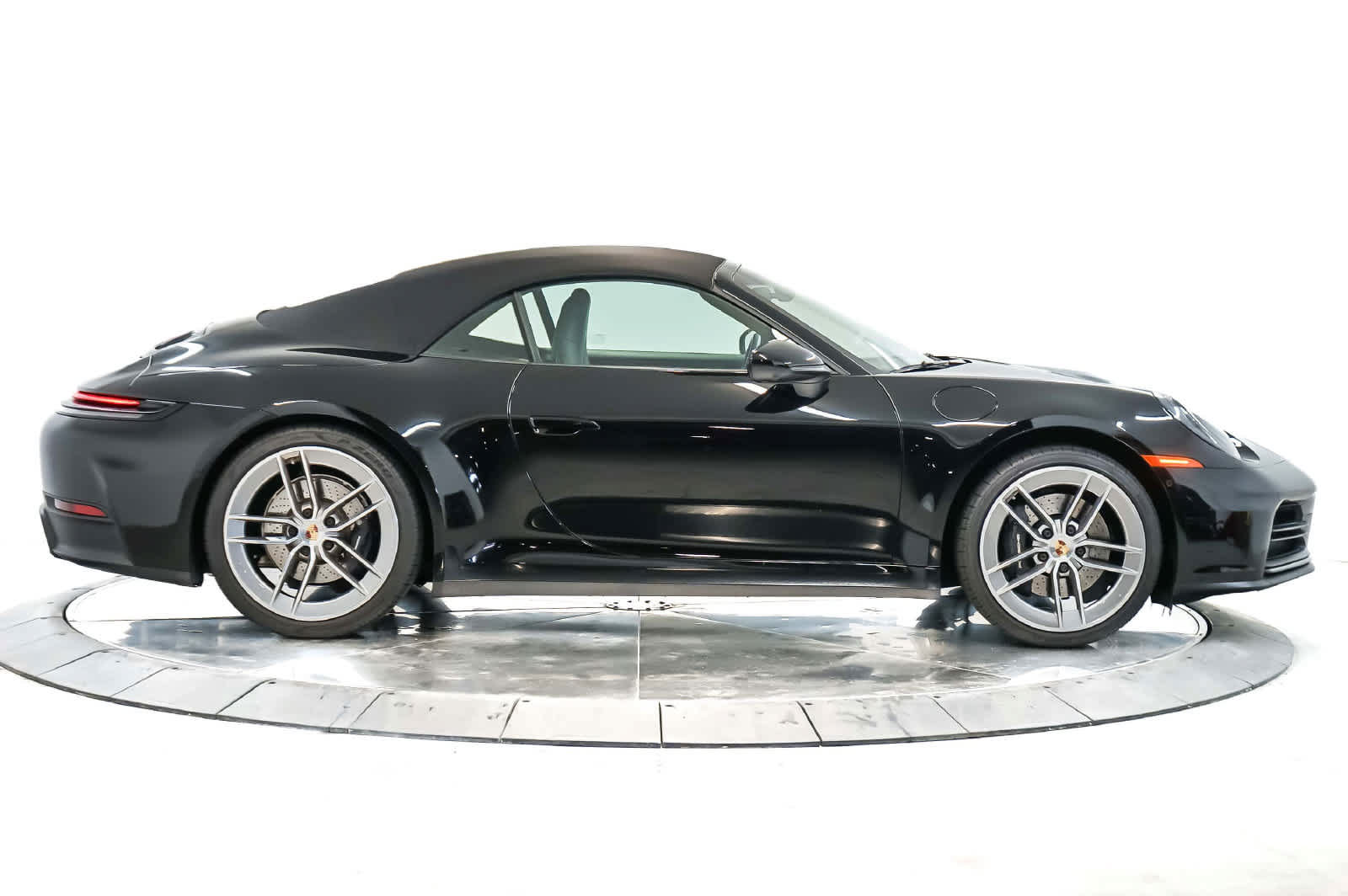 Certified 2025 Porsche 911 Carrera RWD image 8
