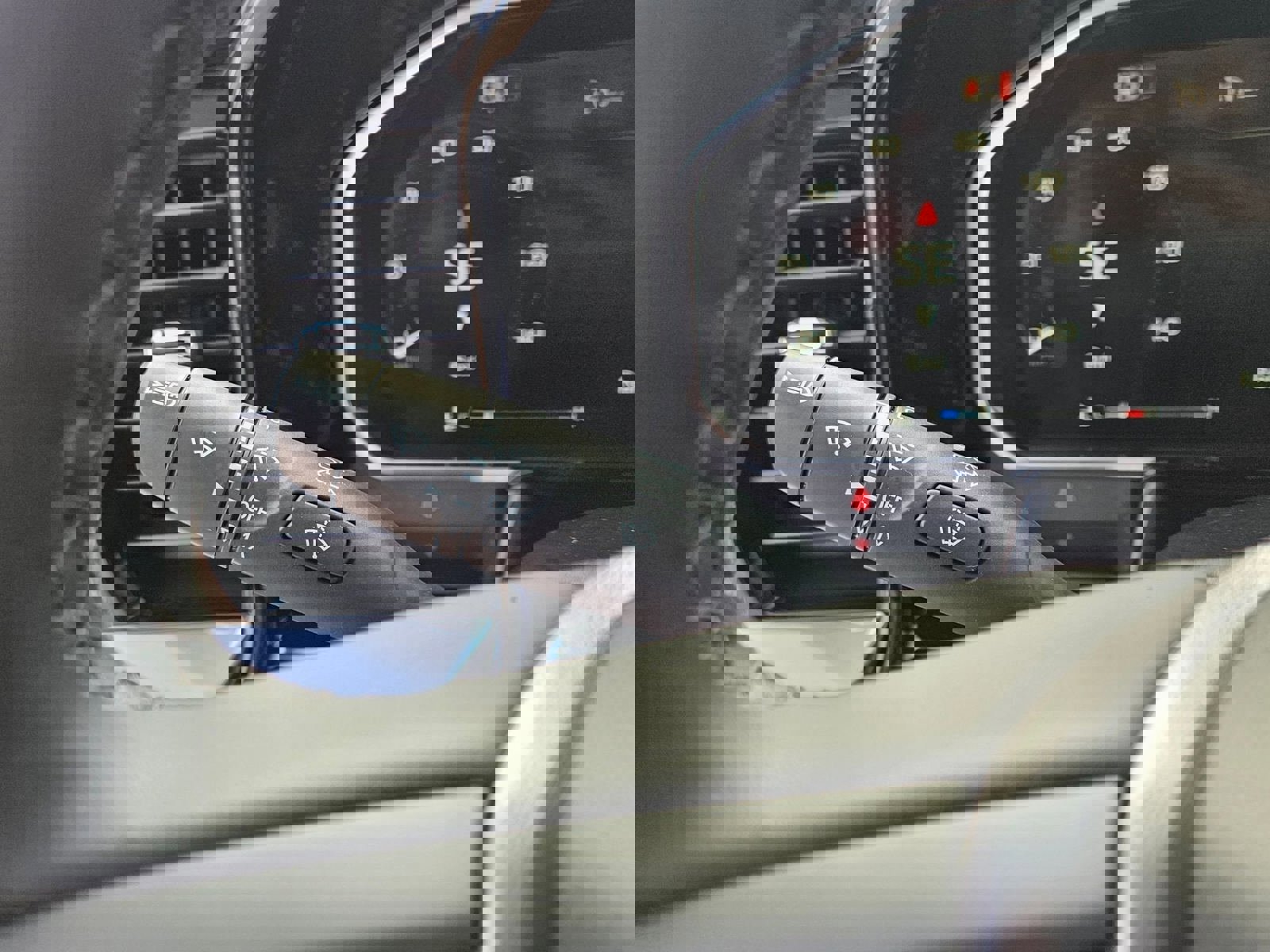 New 2026 GMC Sierra 2500 SLT w/ SLT Convenience Package image 16