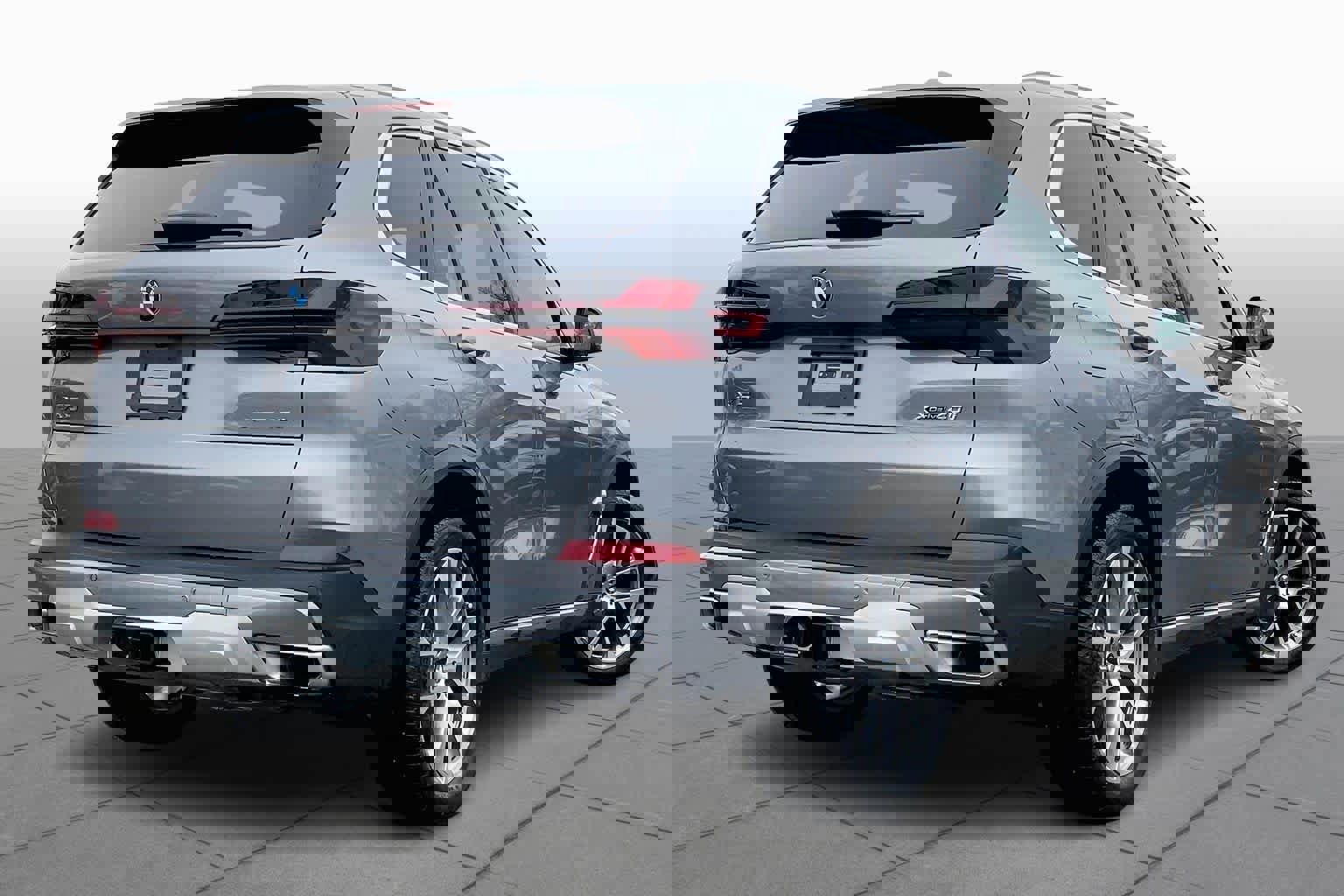 Certified 2024 BMW X5 xDrive40i w/ Premium Package image 12