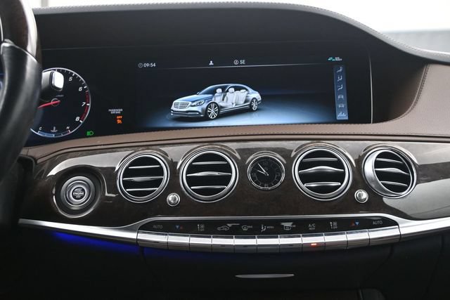 Used 2020 Mercedes-Benz S 560 4MATIC Sedan w/ Premium Package image 12