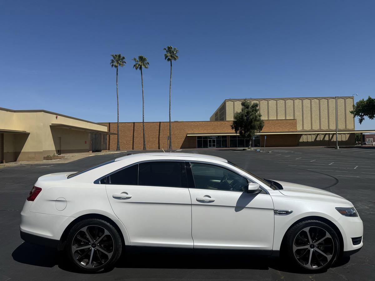 Used 2016 Ford Taurus SEL w/ Equipment Group 201A image 8
