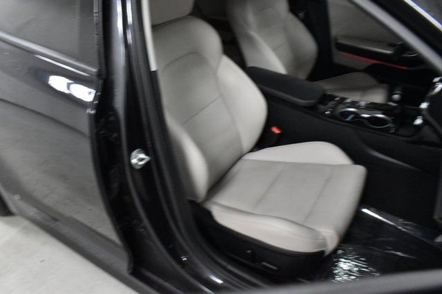 Used 2019 Kia Stinger Premium image 15