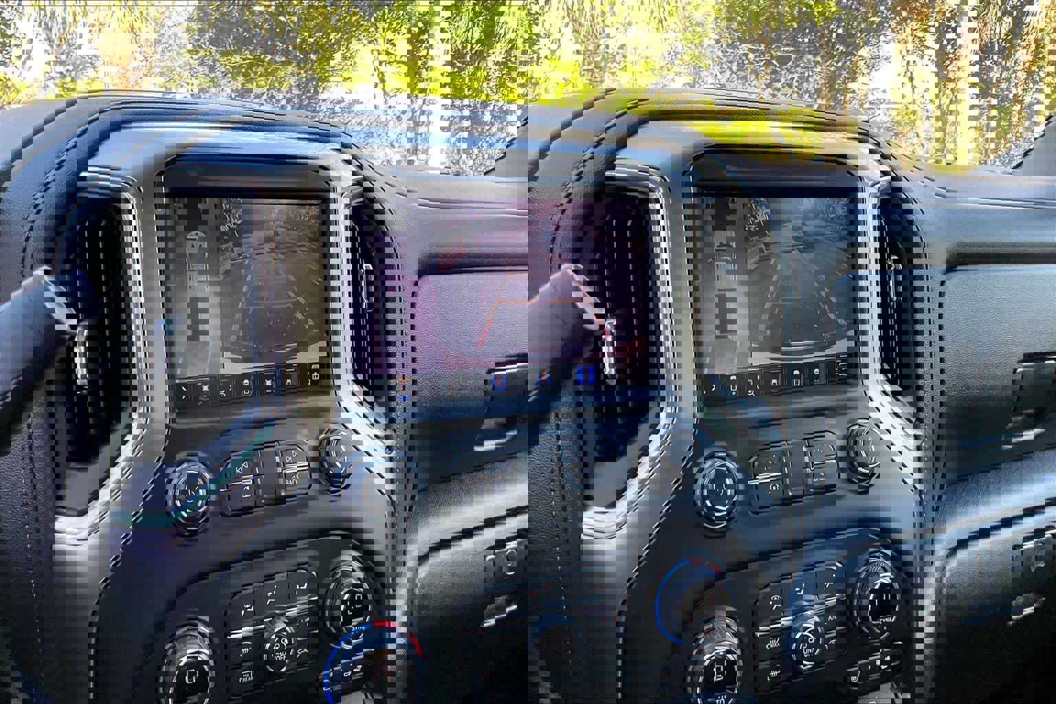 Used 2020 Chevrolet Silverado 3500 LTZ w/ LTZ Premium Package image 22