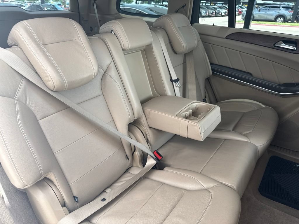 Used 2016 Mercedes-Benz GL 550 4MATIC image 14