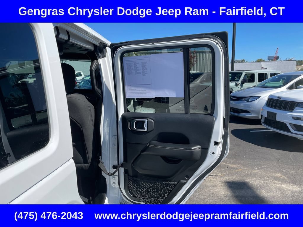 Used 2019 Jeep Wrangler Unlimited Sahara AWD/4WD image 25