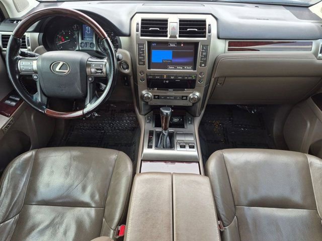 Used 2018 Lexus GX 460 Premium w/ Premium Package AWD/4WD image 12