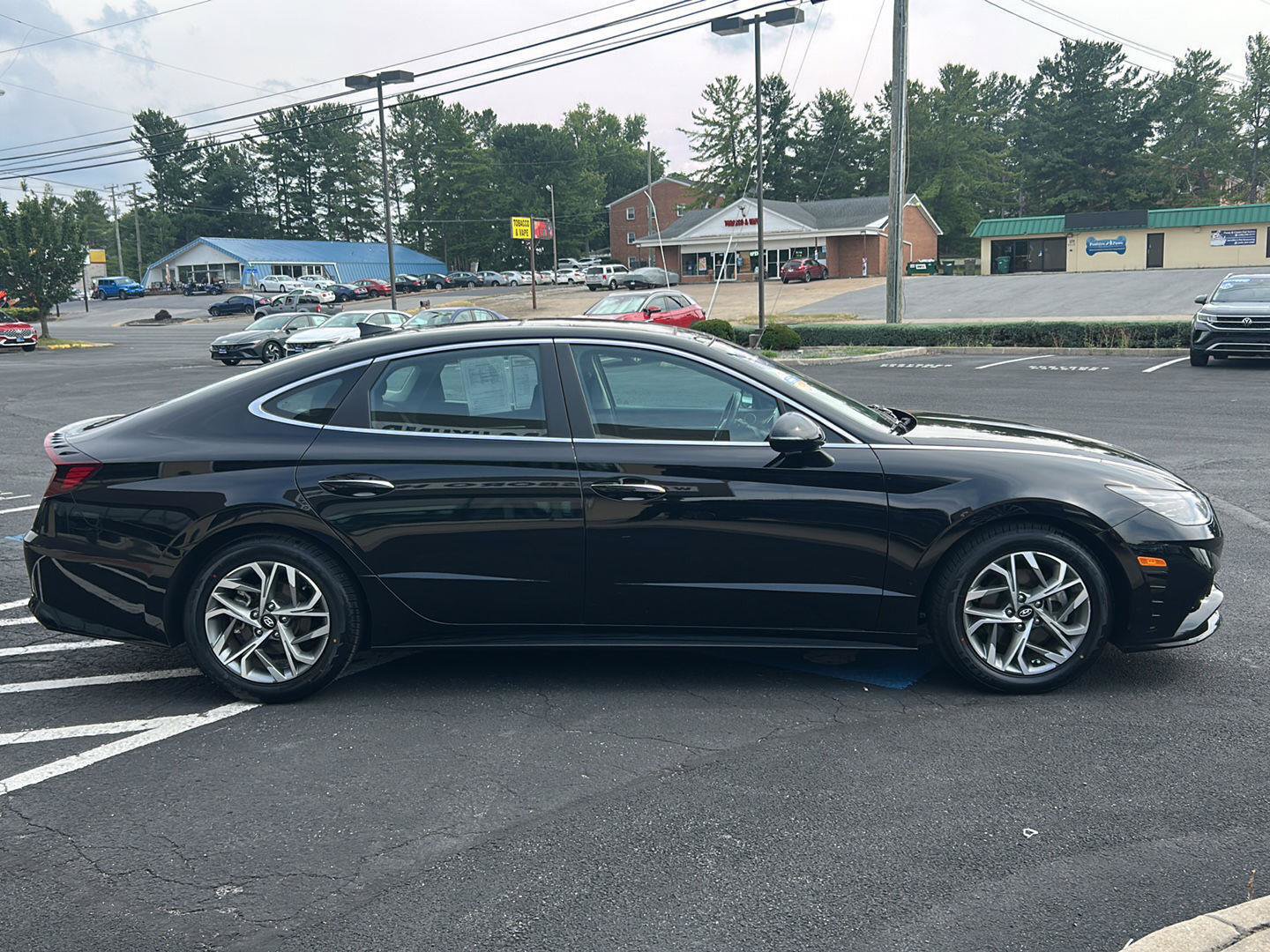 Certified 2023 Hyundai Sonata SEL w/ Convenience Package FWD image 9