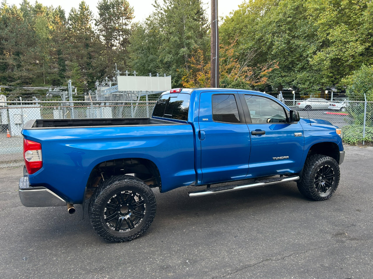 Used 2017 Toyota Tundra SR5 image 4