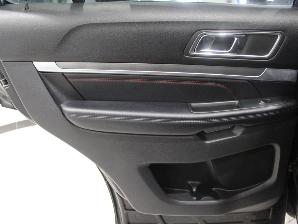 Used 2018 Ford Explorer Sport w/ Equipment Group 401A image 18