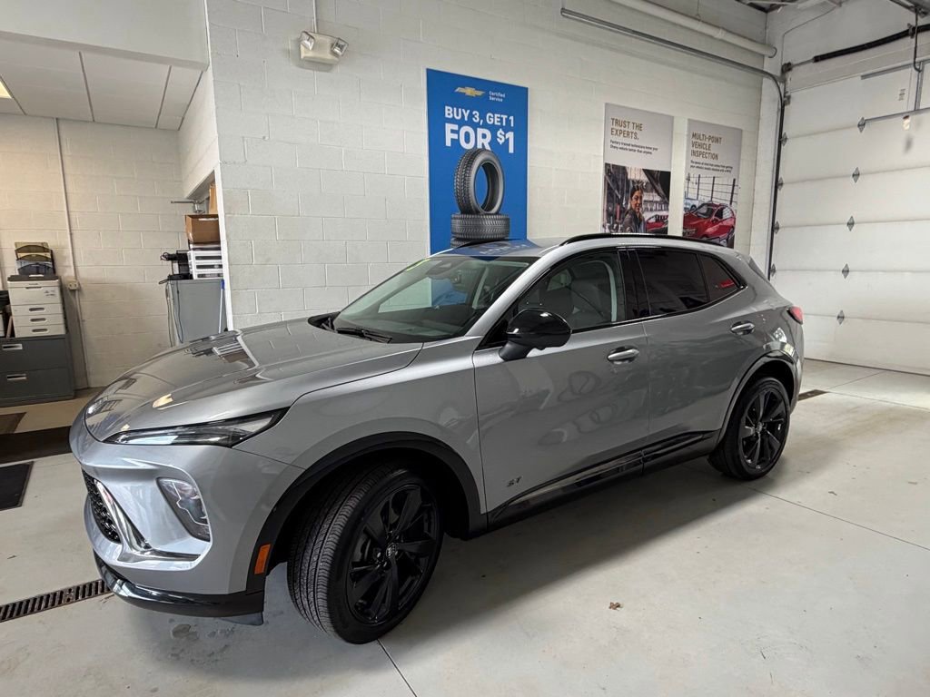 Used 2025 Buick Envision Sport Touring AWD/4WD image 4