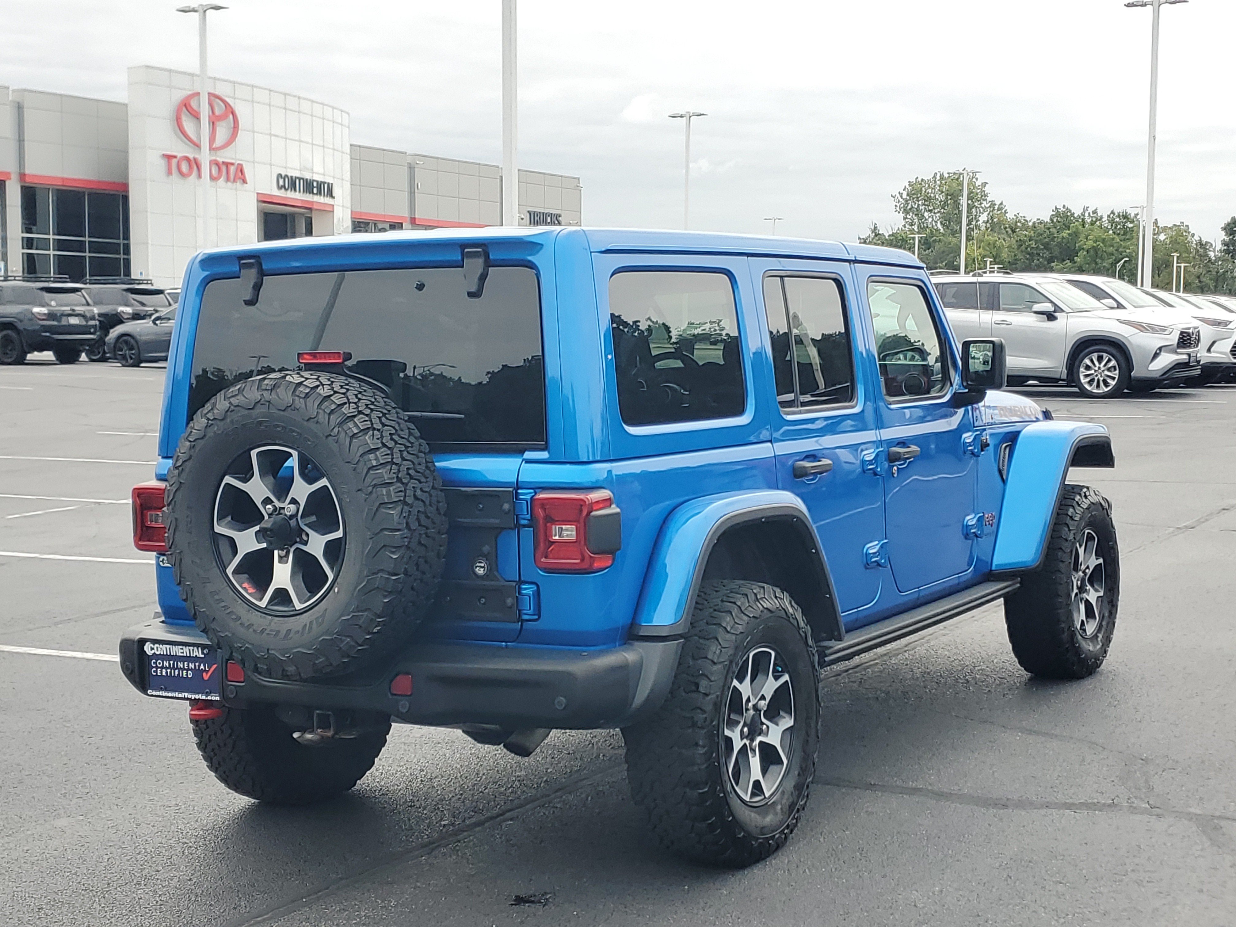 Used 2021 Jeep Wrangler Unlimited Rubicon w/ Dual Top Group AWD/4WD image 5