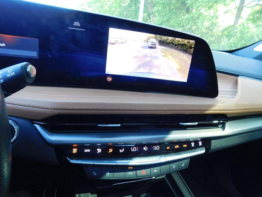 Used 2024 Cadillac XT4 Sport FWD image 6