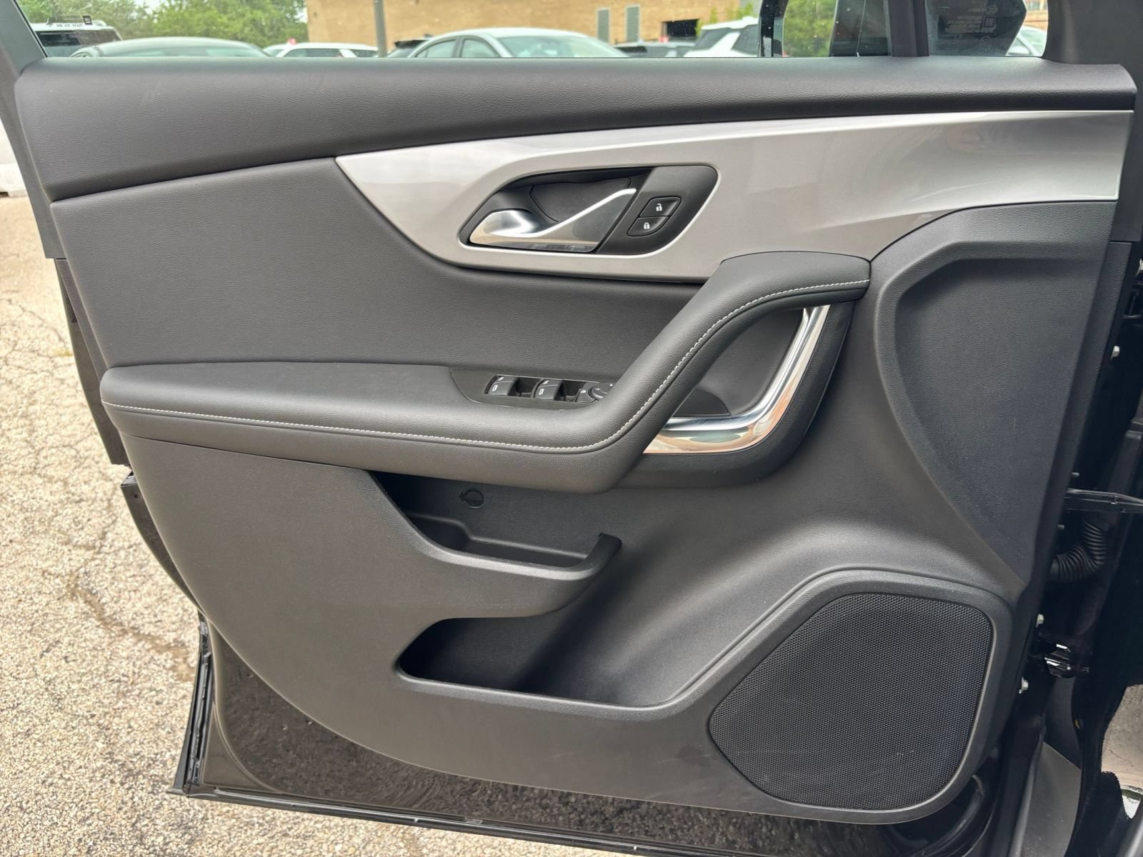 Used 2025 Chevrolet Blazer LT FWD image 18