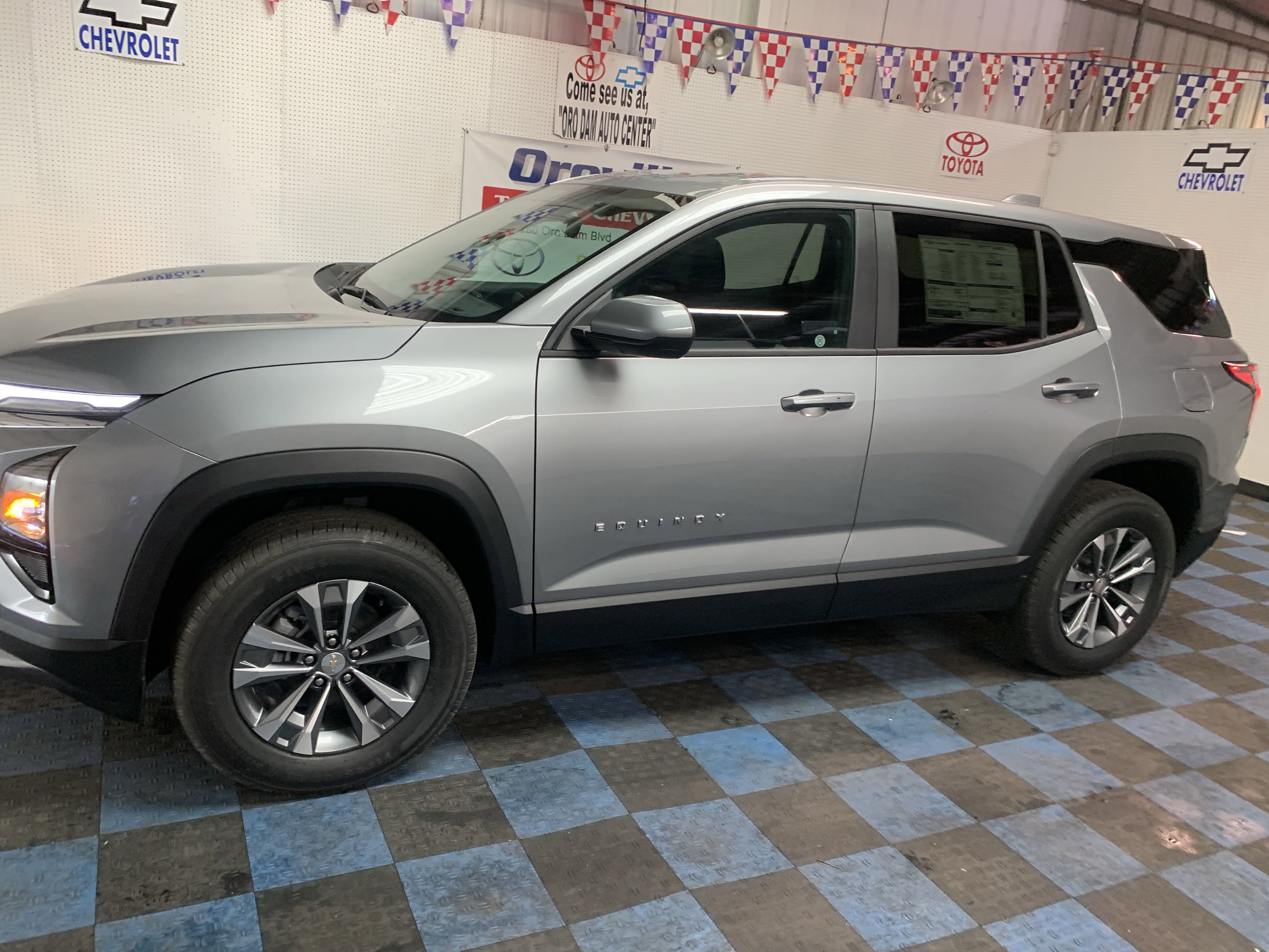 New 2026 Chevrolet Equinox LT image 2