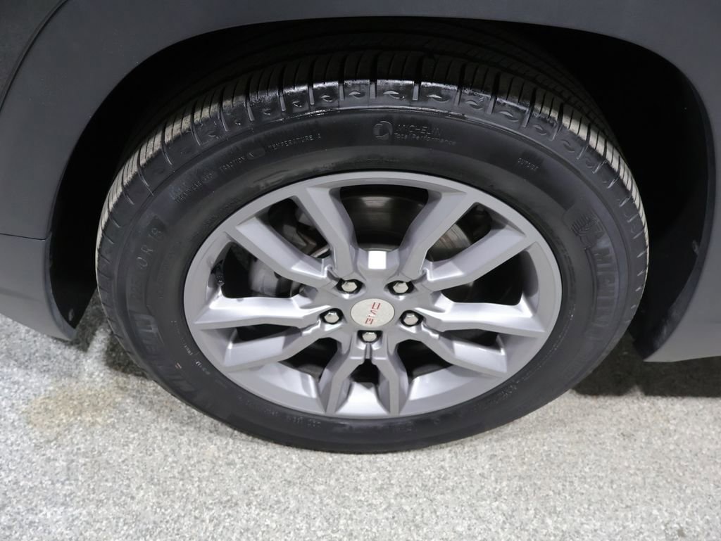 Used 2024 GMC Terrain SLT AWD/4WD image 9