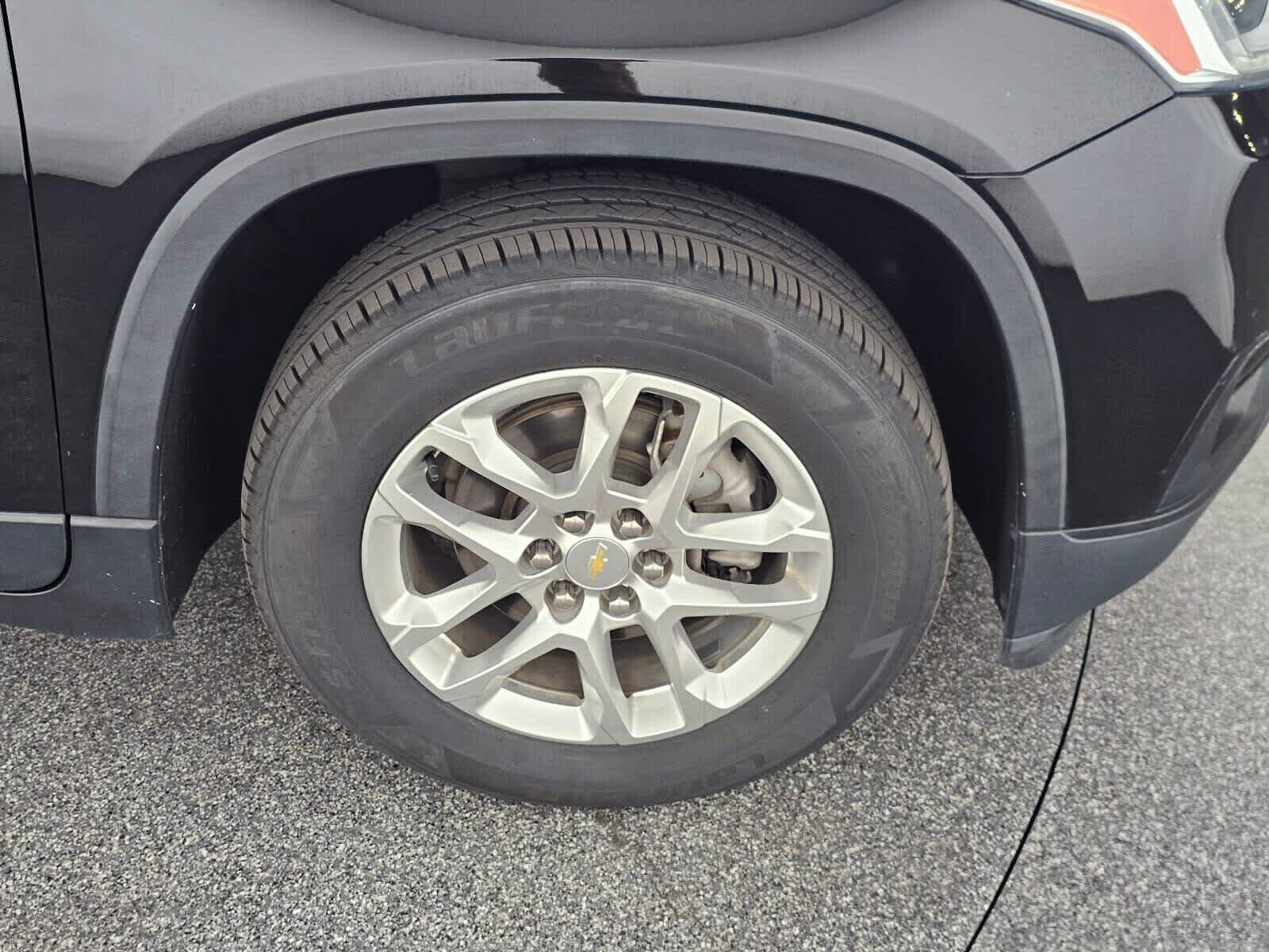 Used 2021 Chevrolet Traverse LS w/ LPO, Cargo Package FWD image 9