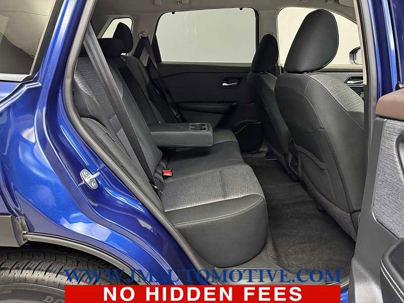 Used 2023 Nissan Rogue SV image 17