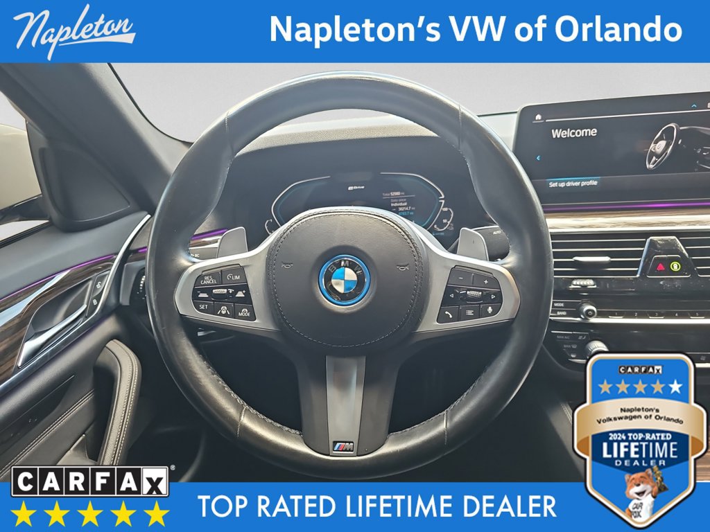 Used 2022 BMW 530e w/ M Sport Package RWD image 11