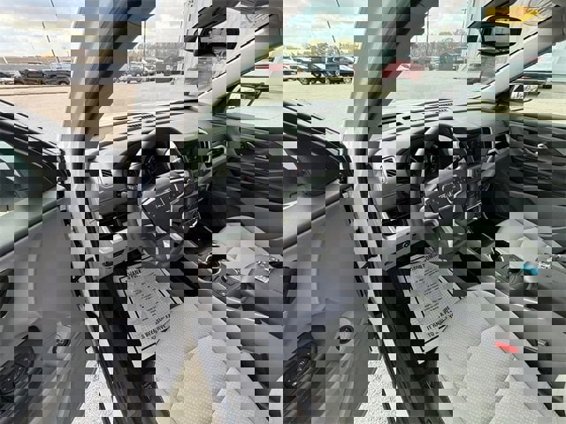 Used 2023 GMC Terrain SLE w/ Driver Convenience Package image 41