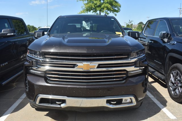 Used 2019 Chevrolet Silverado 1500 High Country w/ Safety Package II AWD/4WD image 2