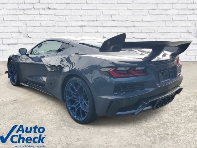 Used 2027 Chevrolet Corvette ZR1 w/ ZR1 Carbon Fiber Aero Package RWD image 3