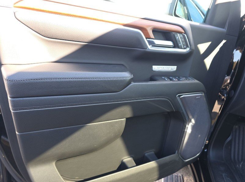 Used 2022 GMC Sierra 1500 Denali w/ Denali Reserve Package image 11