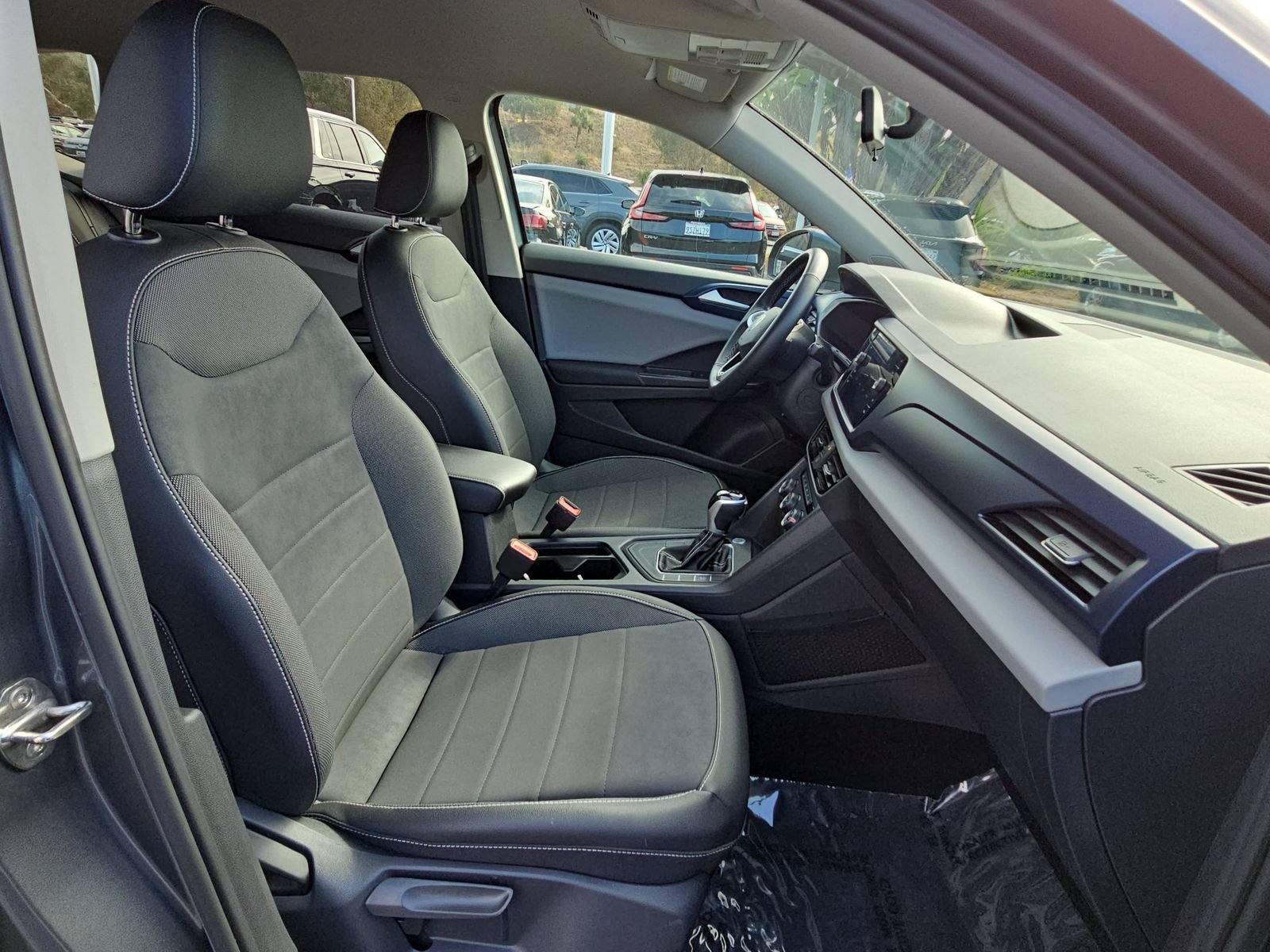 Certified 2022 Volkswagen Taos SE FWD image 10