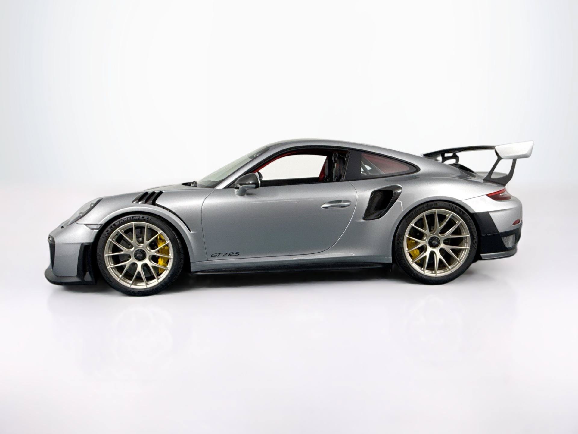 Used 2018 Porsche 911 GT2 RS RWD image 8