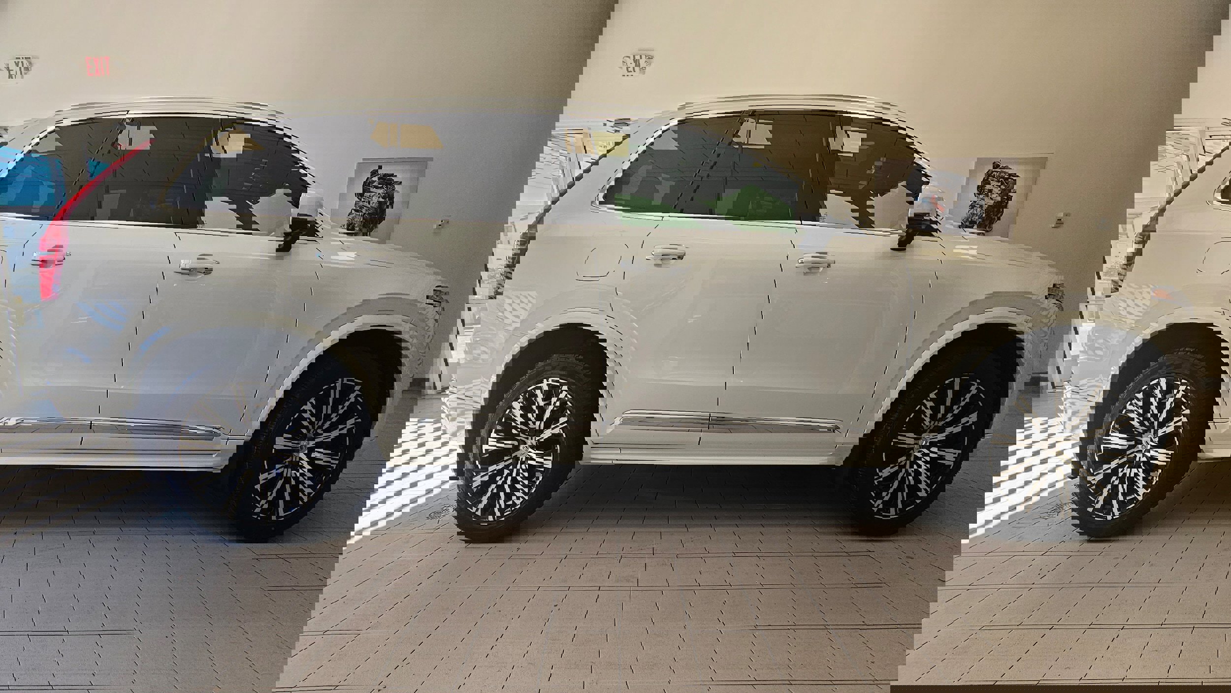 Certified 2022 Volvo XC90 T6 Inscription w/ Advanced Package image 3