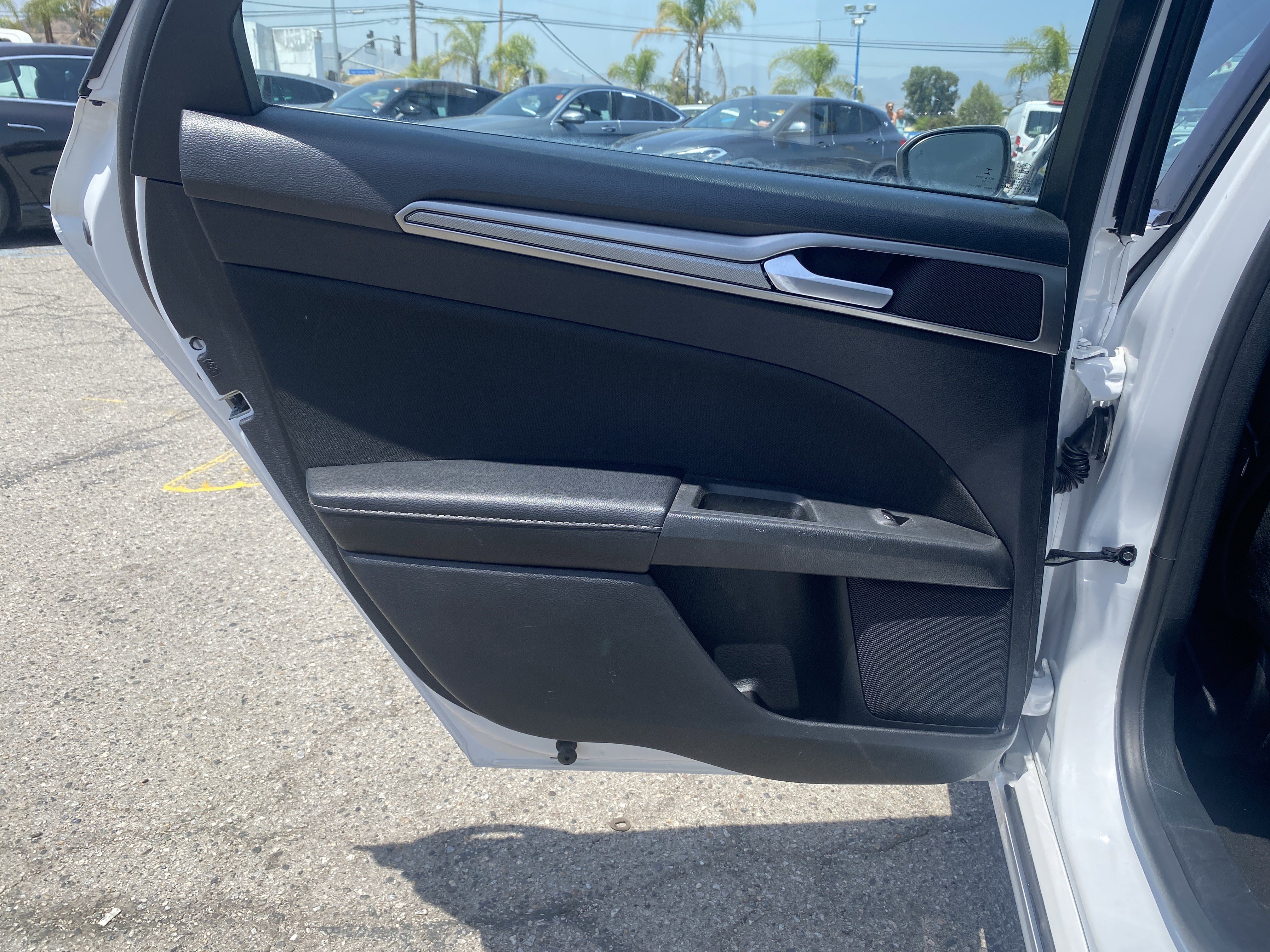 Used 2019 Ford Fusion SE FWD image 21