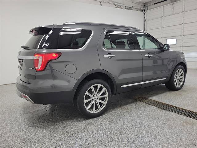 Used 2017 Ford Explorer Limited image 3
