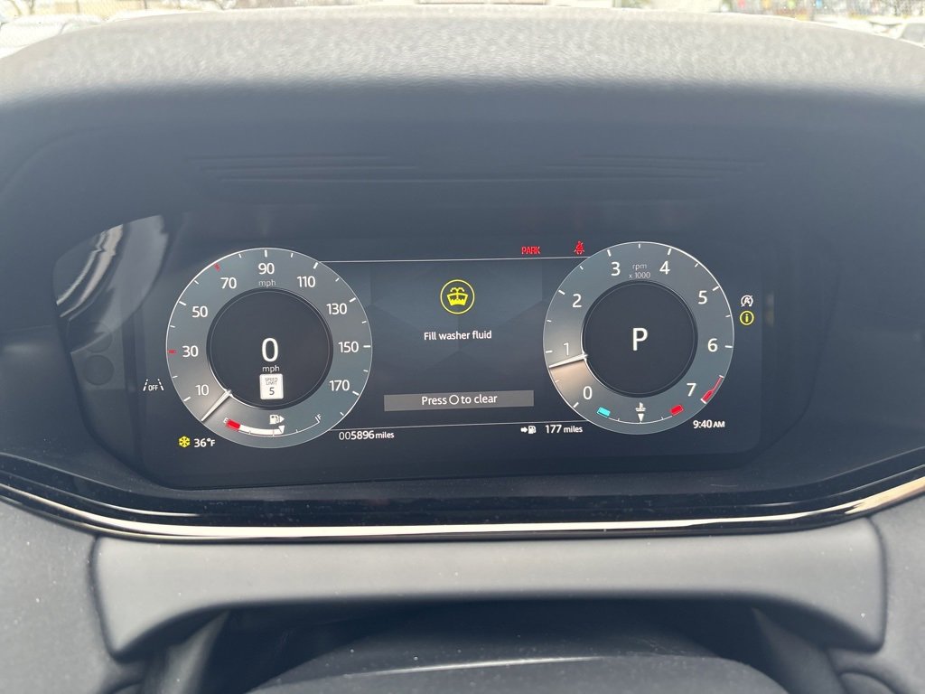 Used 2024 Land Rover Range Rover Evoque Dynamic SE image 2